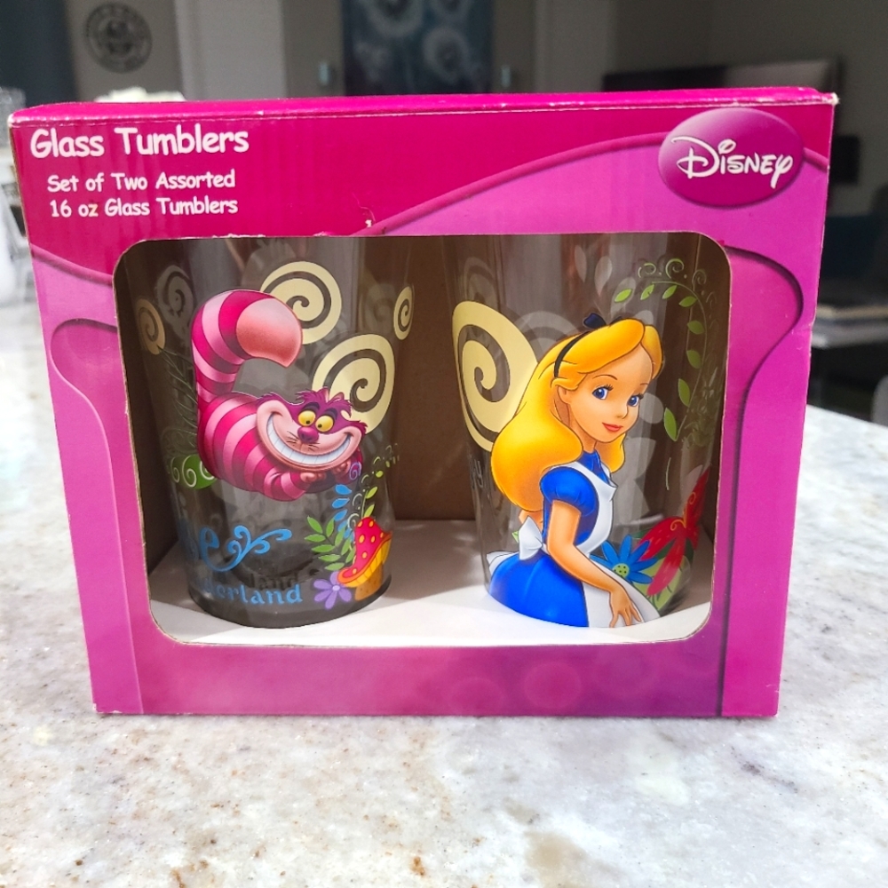 NWT - Alice in Wonderland Glasses - Tumblers